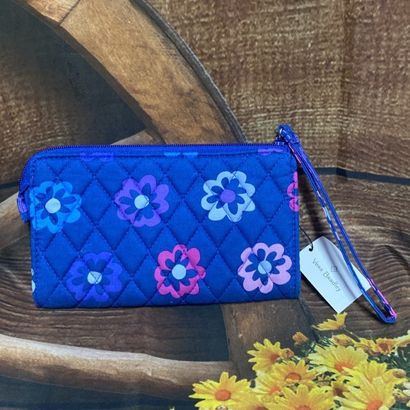 🆕 Front Zip Wristlet - Picture 2 of 3